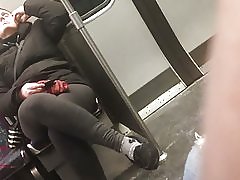 Nagyon szexi láb lóg kötekedik