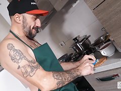 Castingallaitaliana - pisilés közben babe anális öntés